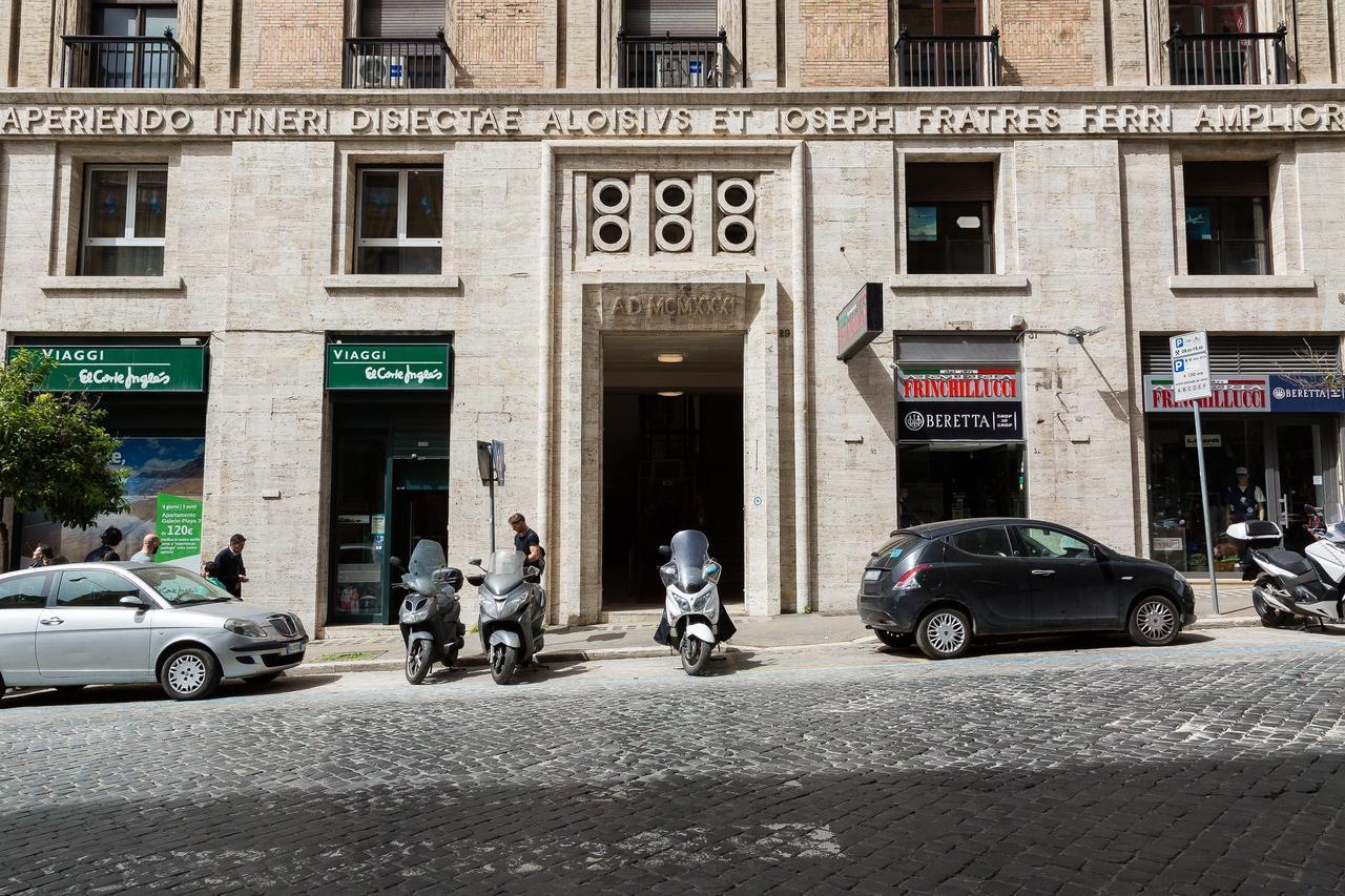 רומא Prestigious Apartment Via Barberini מראה חיצוני תמונה